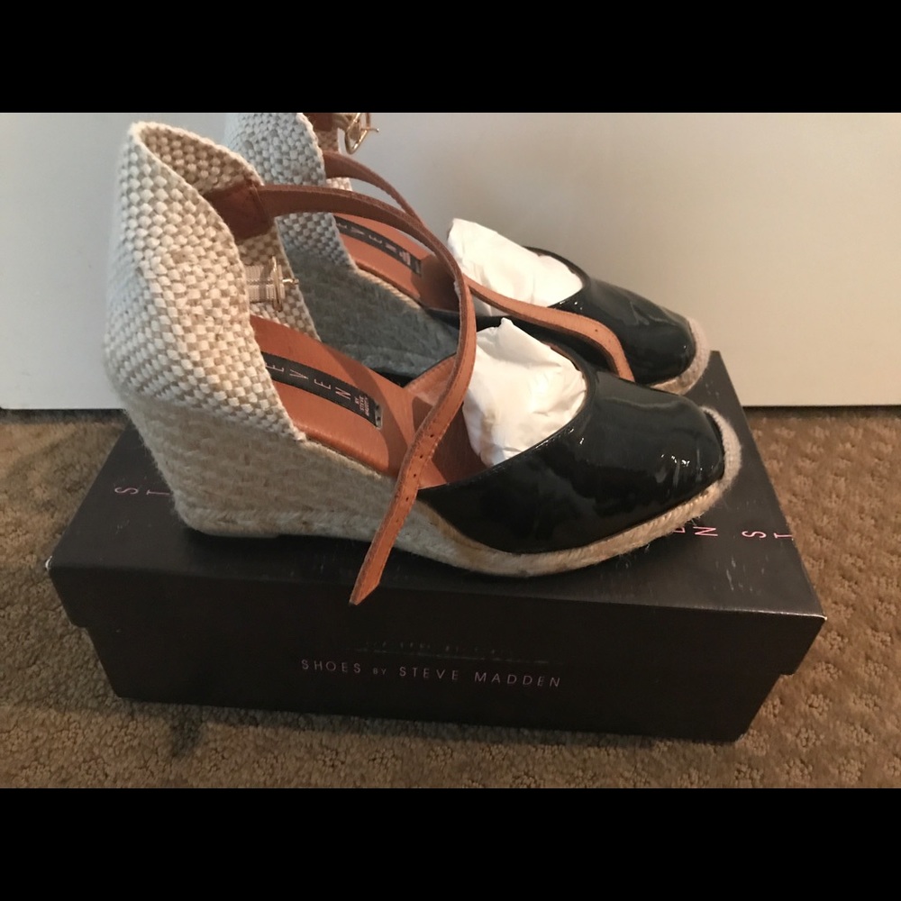 Like new, Steve Madden Black Patent Espadrilles.